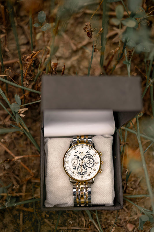 Premium Male Watch – Stylish Black & White Wrist Watch